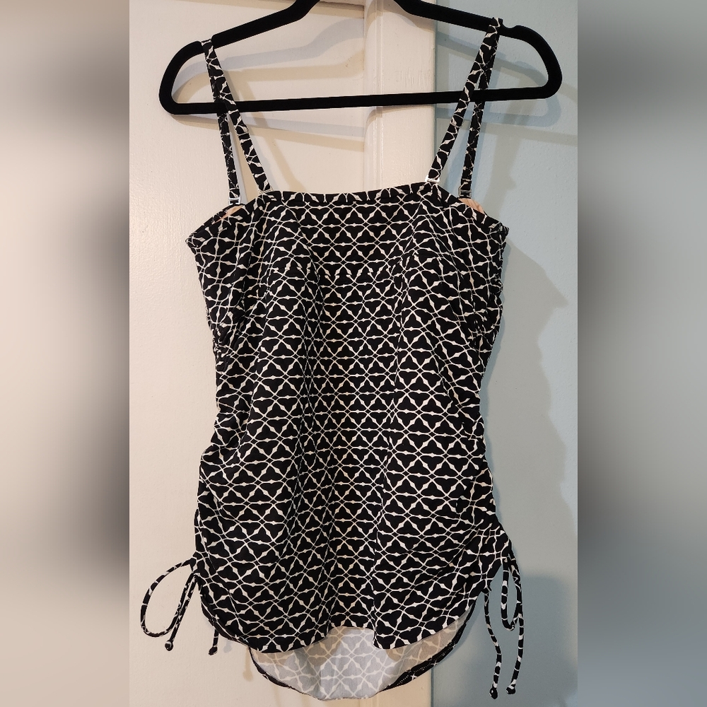 Women's Lands' End Swimsuit Set, Size Top L And Bottom M - Picture 7 of 16